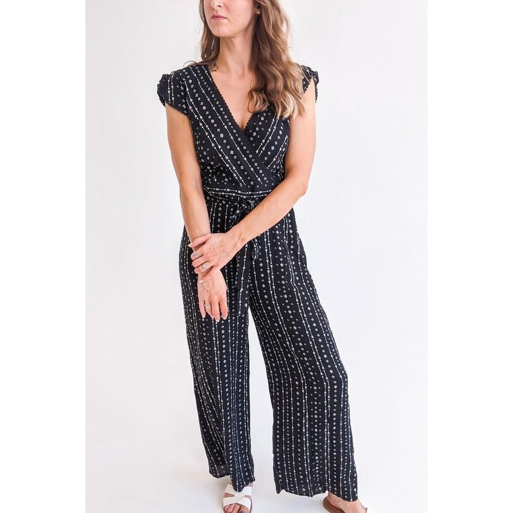 Hem & Thread Black White Arrow Print Wide Leg Jumpsuit Small‎ Boho Wrap V-Neck